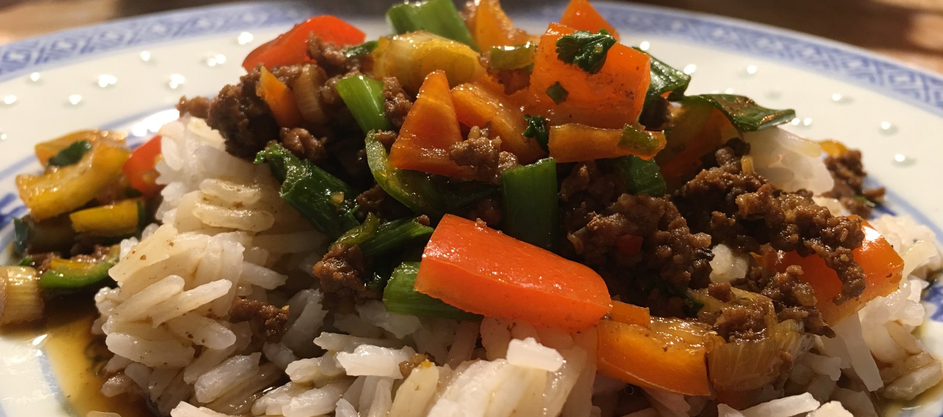 Asiatische Hackpfanne mit Gemüse Rezept