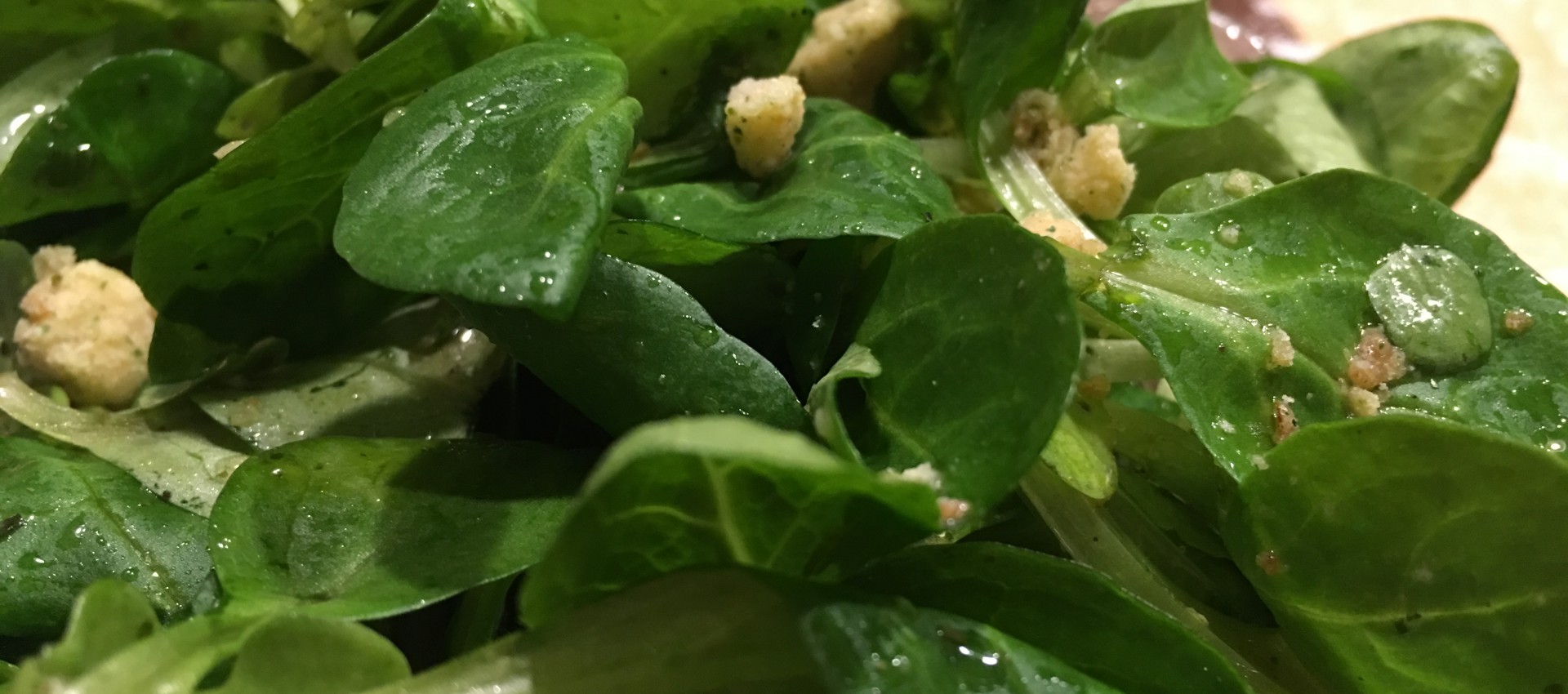 Feldsalat mit Croutons Rezept