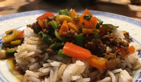 Asiatische Hackpfanne mit Gemüse Rezept