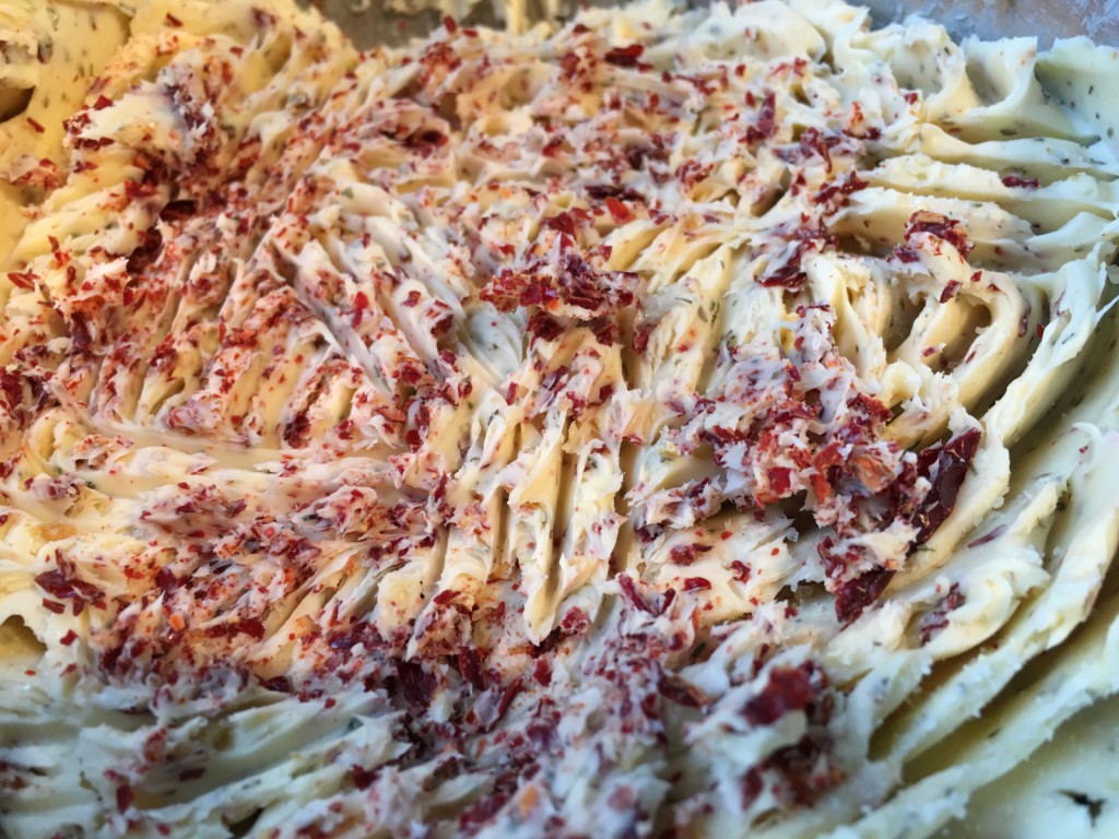 Kräuterbutter mit Chili