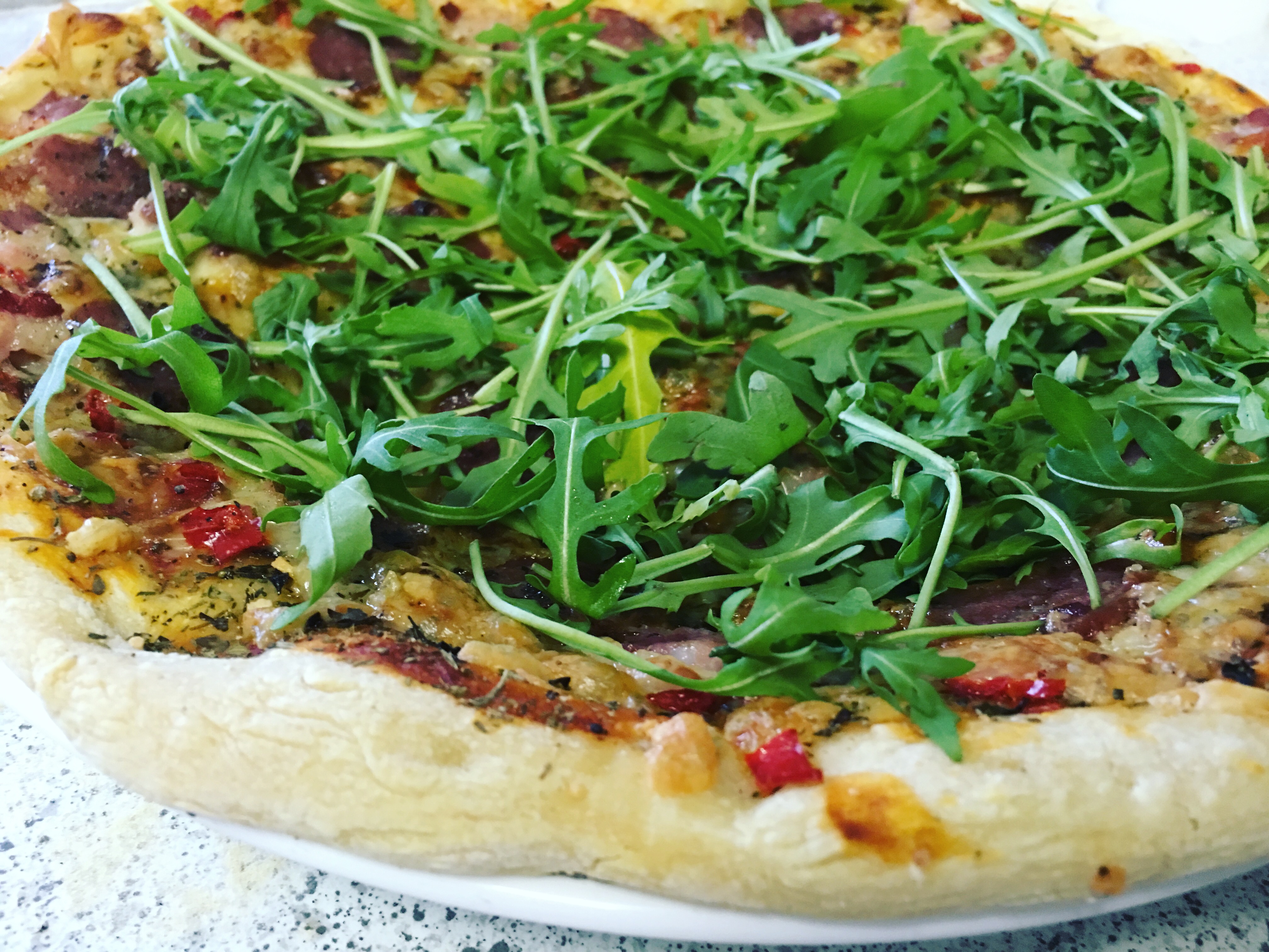 Pizza Rucola Rezept | Chilirezept.de