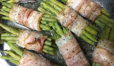 Grüne Bohnen im Speckmantel