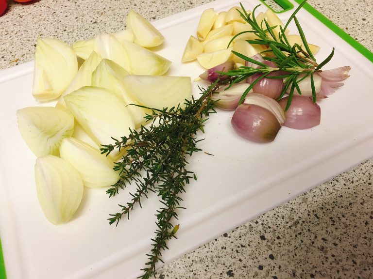 Geschmortes Kaninchen Rezept | Mit Zitronen-Bier-Sauce &amp; Steinpilzen
