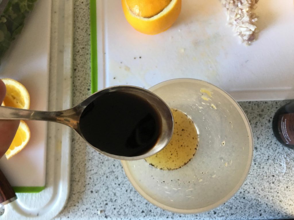 Feldsalat mit Orangen-Vinaigrette und Walnüssen | Rezept