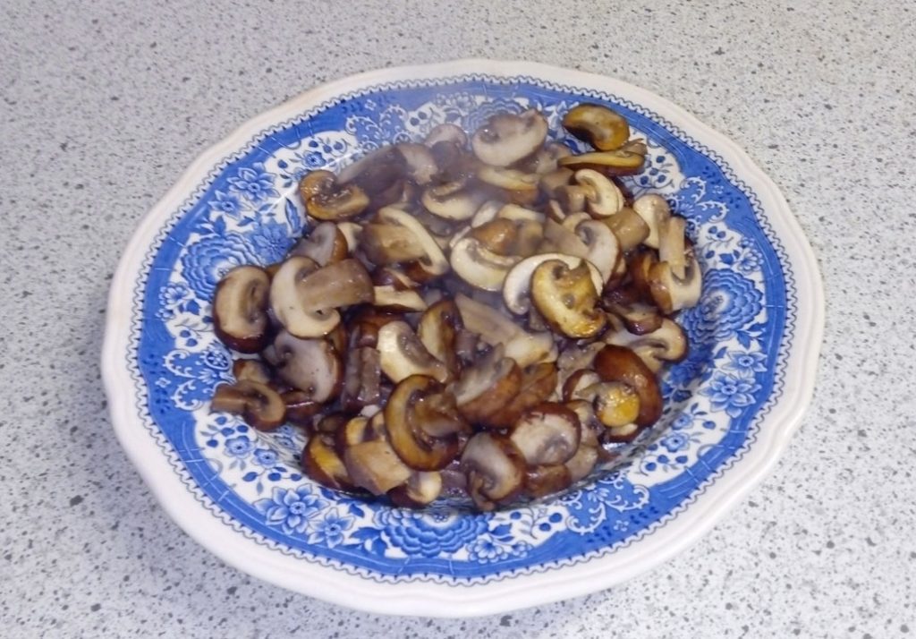 Champignons-angebraten