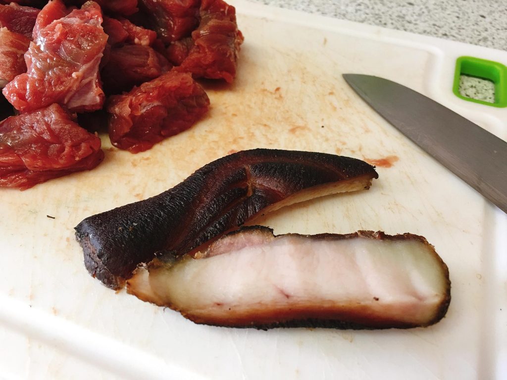 Geräucherte Speckschwarte
