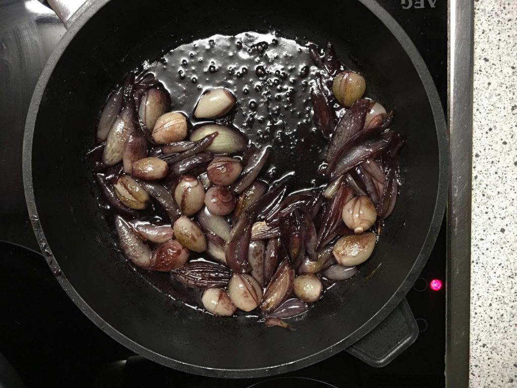 Karamellisierte Rotweinschalotten