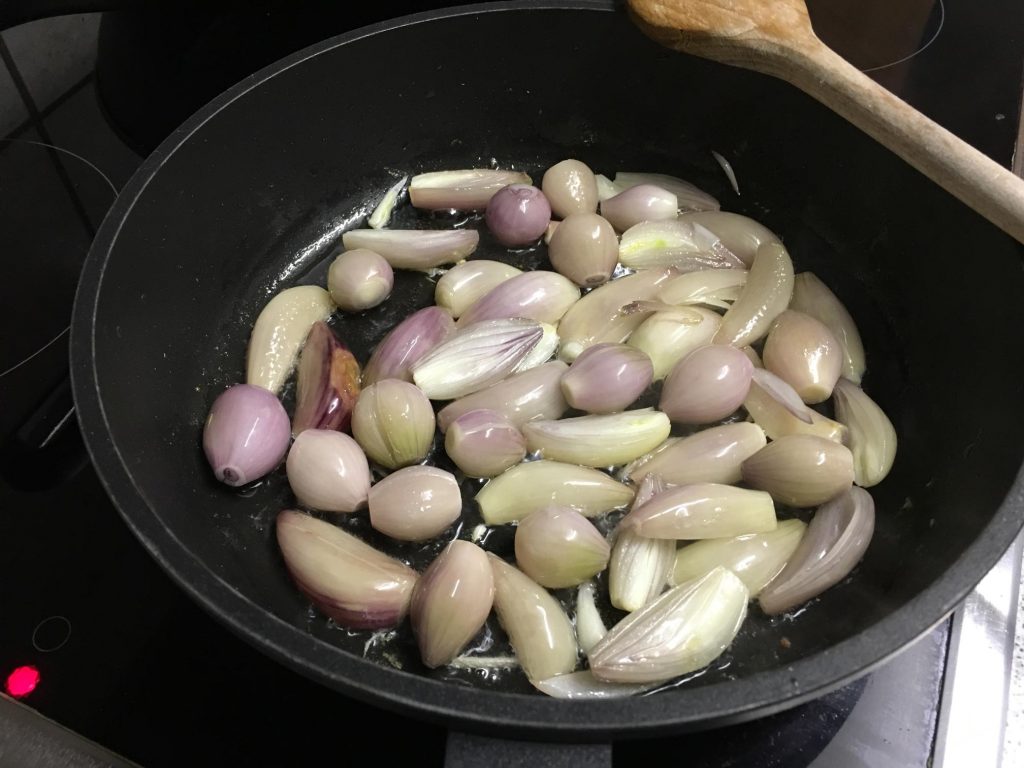 Schalotten karamellisieren