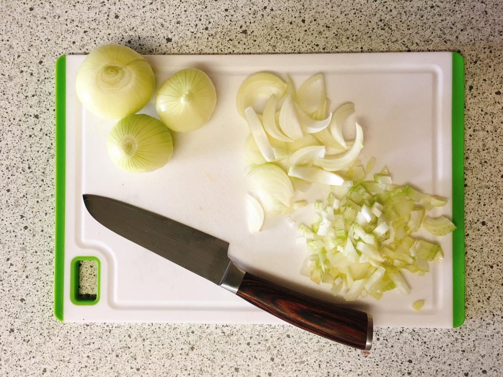 Zwiebel schneiden