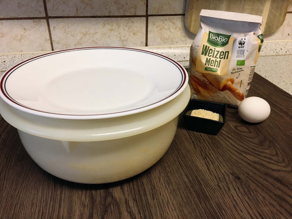 Burgerbrötchen Teig gehen lassen