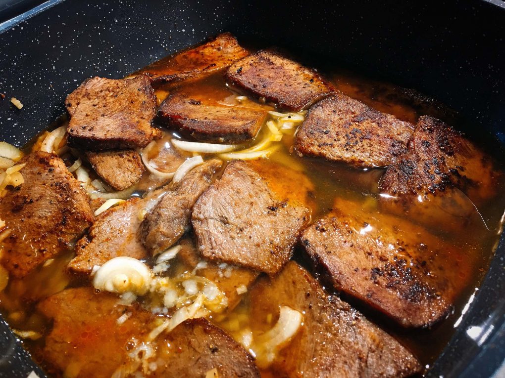 Mit Brühe aufgießen