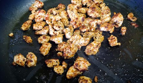 Angebratener Bratwurstteig