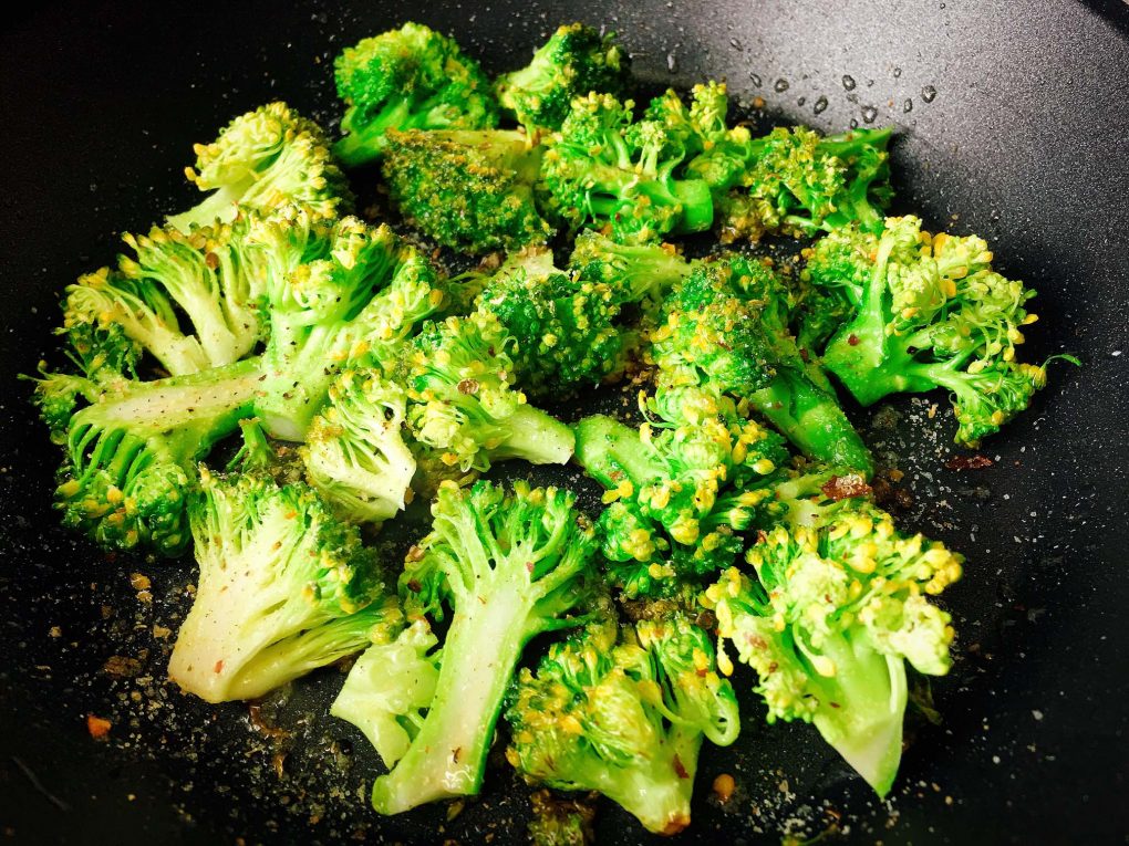 Brokkoli Gemüse aus der Pfanne Rezept | Chilirezept.de