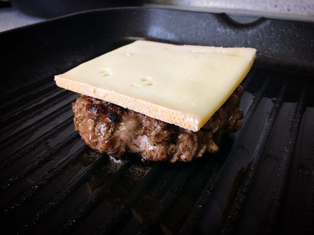 Burger Patty mit Käse
