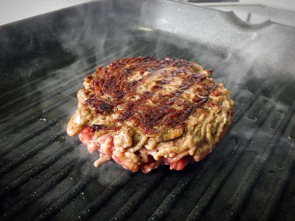 Burger in der Steakpfanne