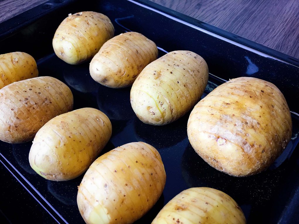 Hasselback Kartoffeln im Bräter