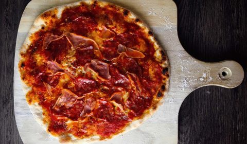 Pizza Prosciutto Salami