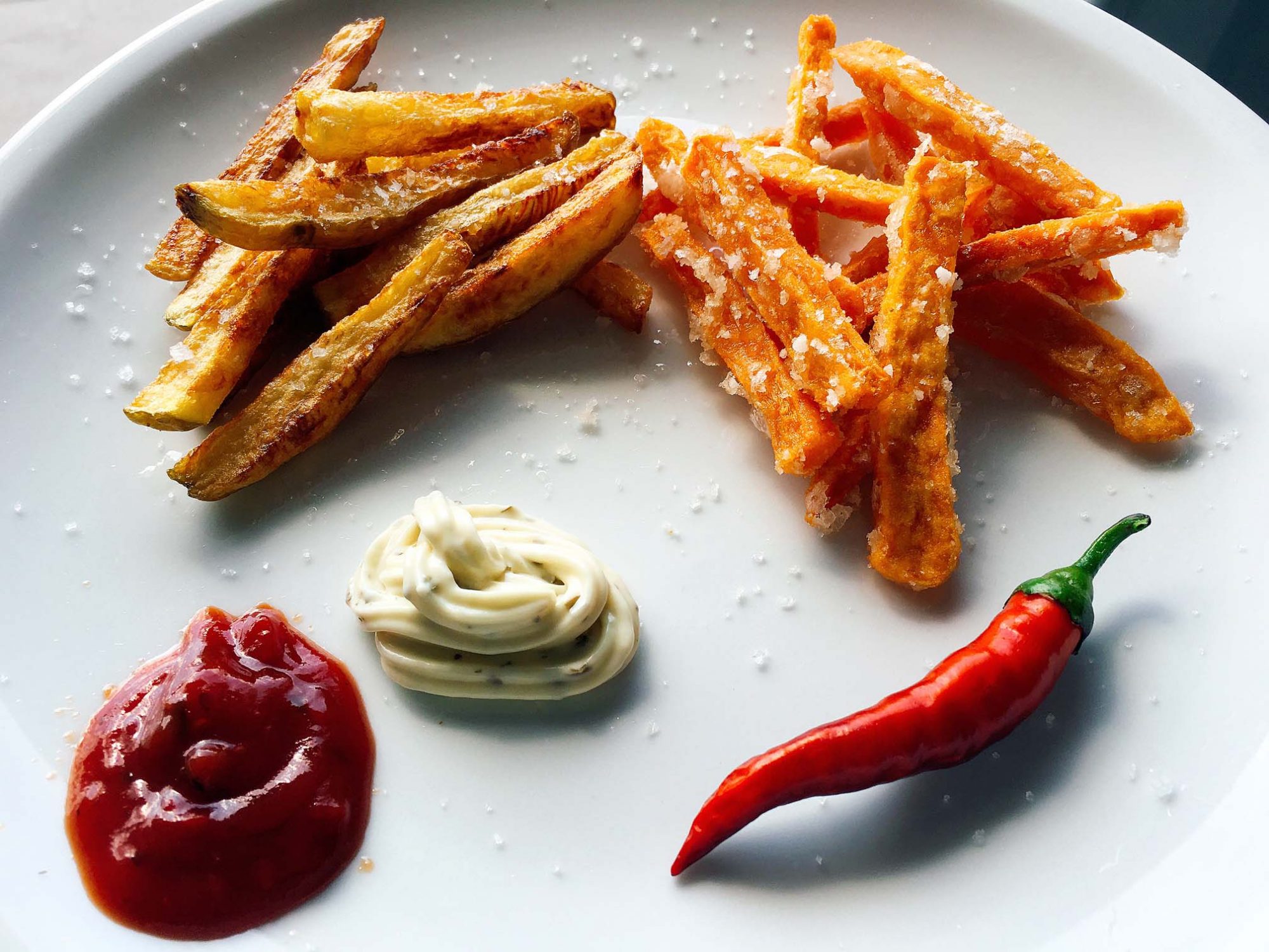 Süßkartoffel Pommes Rezept | Gesunde Pommes Frites | Chilirezept.de
