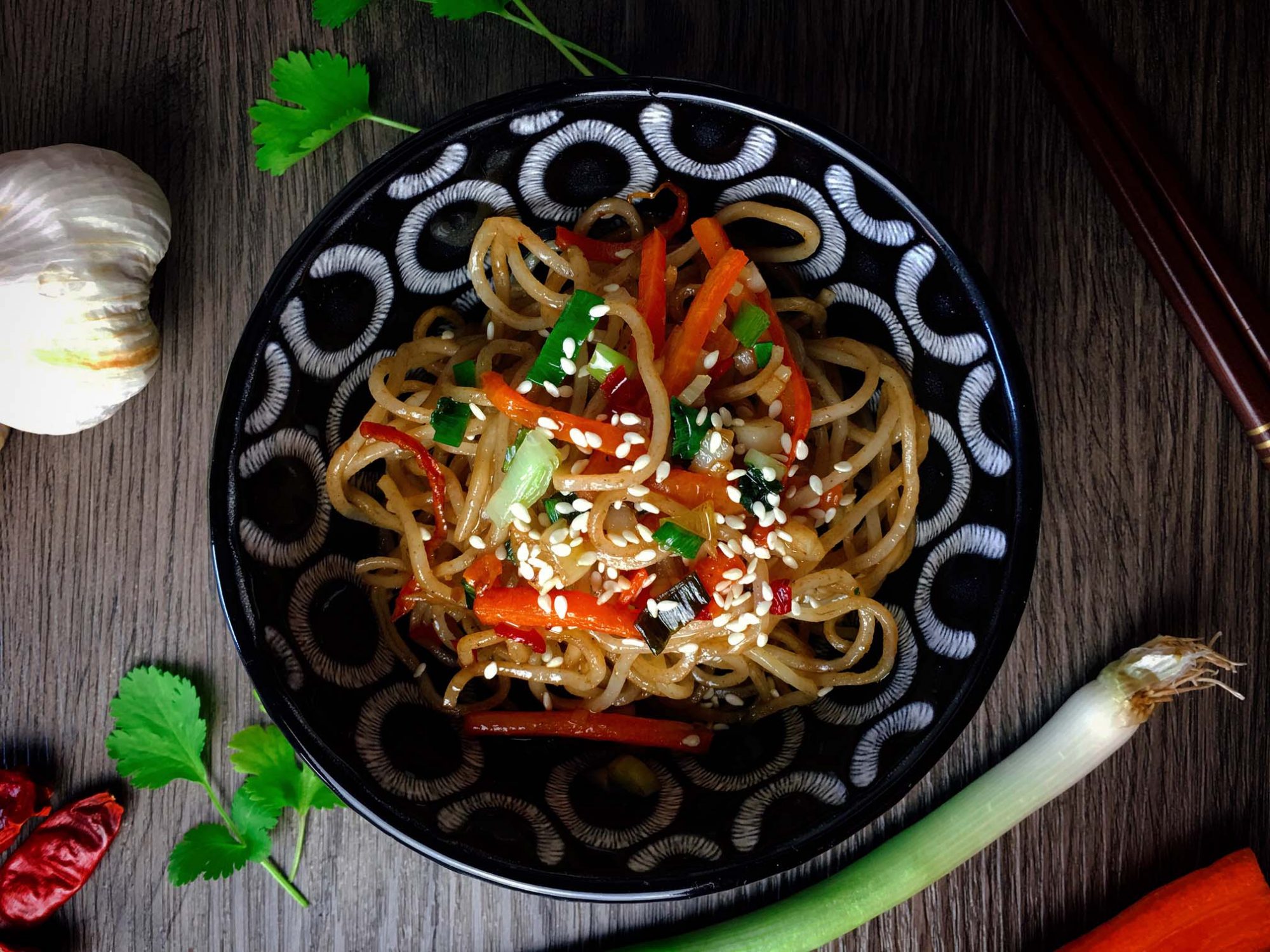 Gebratene Asiatische Mie Nudeln mit Gemüse | Wok Rezept