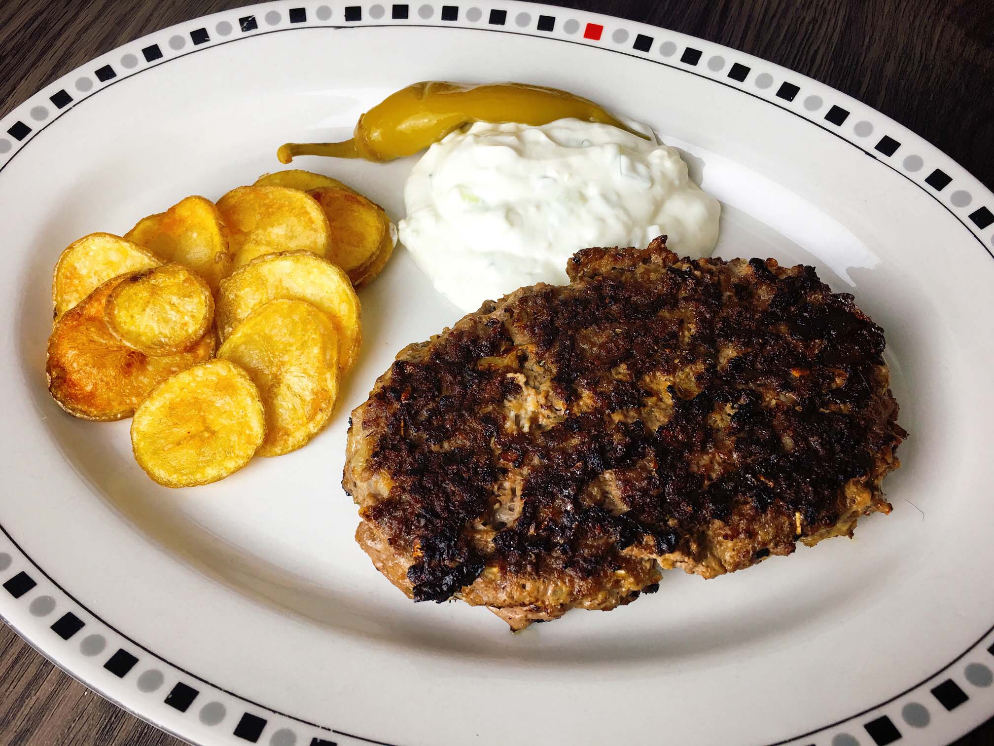 Bifteki Rezept | Griechisches Hacksteak mit Schafskäse