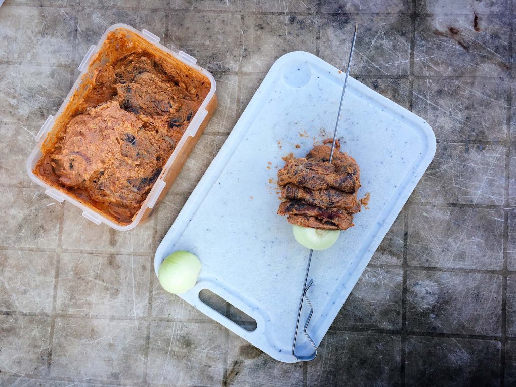 Gyros Spieß herstellen