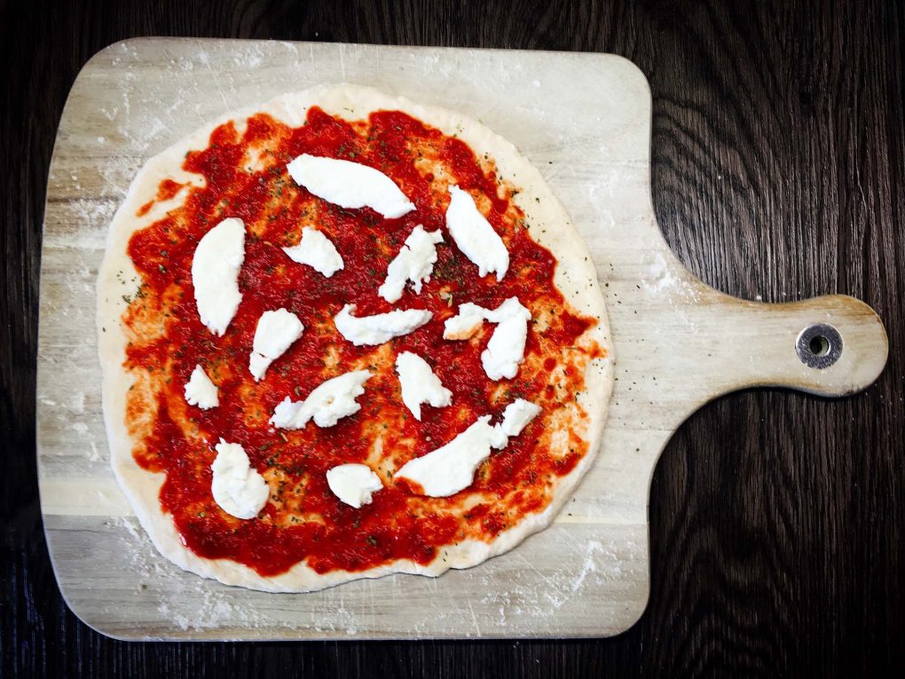 Pizza mit Büffelmozzarella