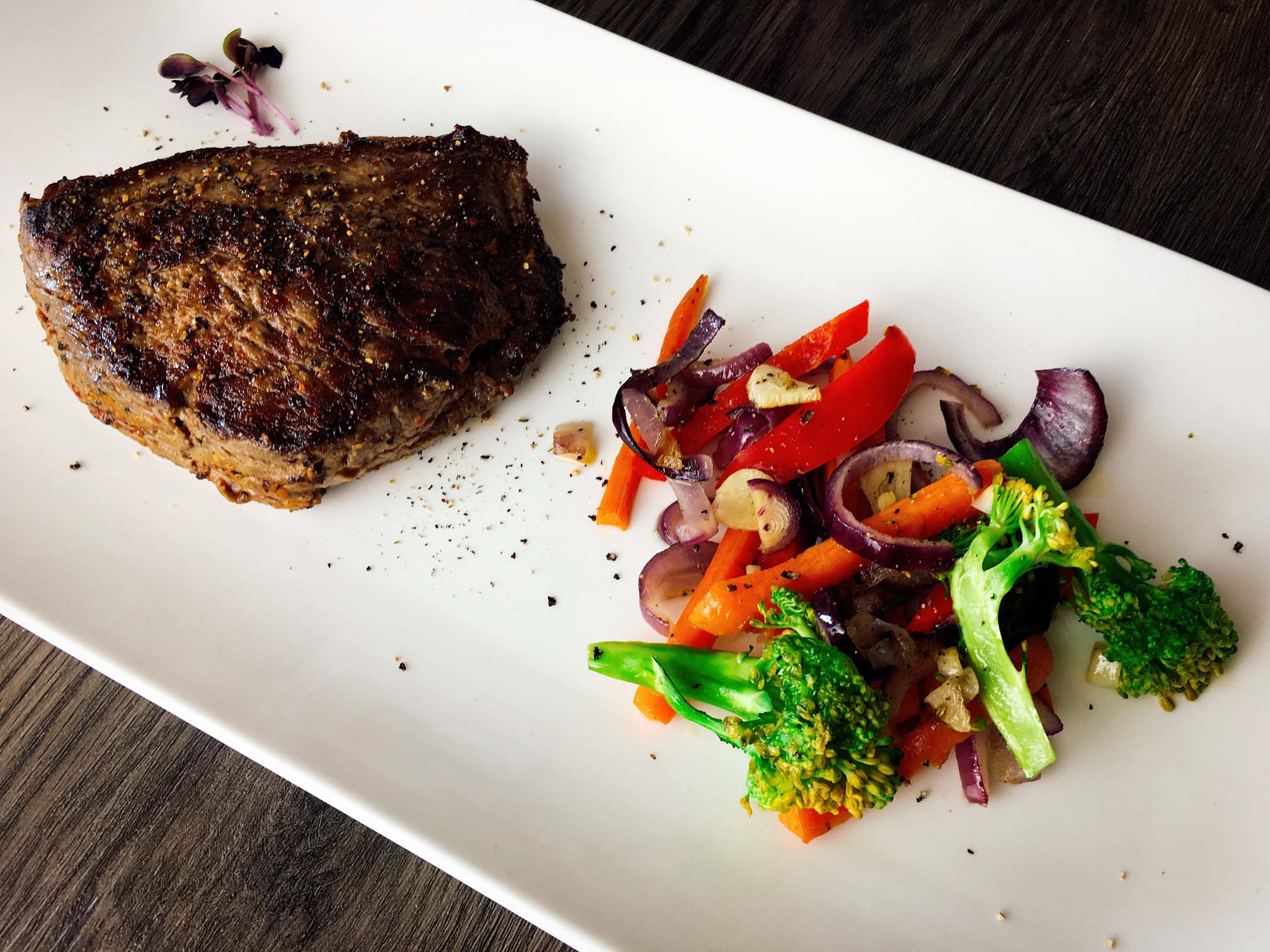 Rindersteak mit buntem Gemüse Rezept Chilirezept.de