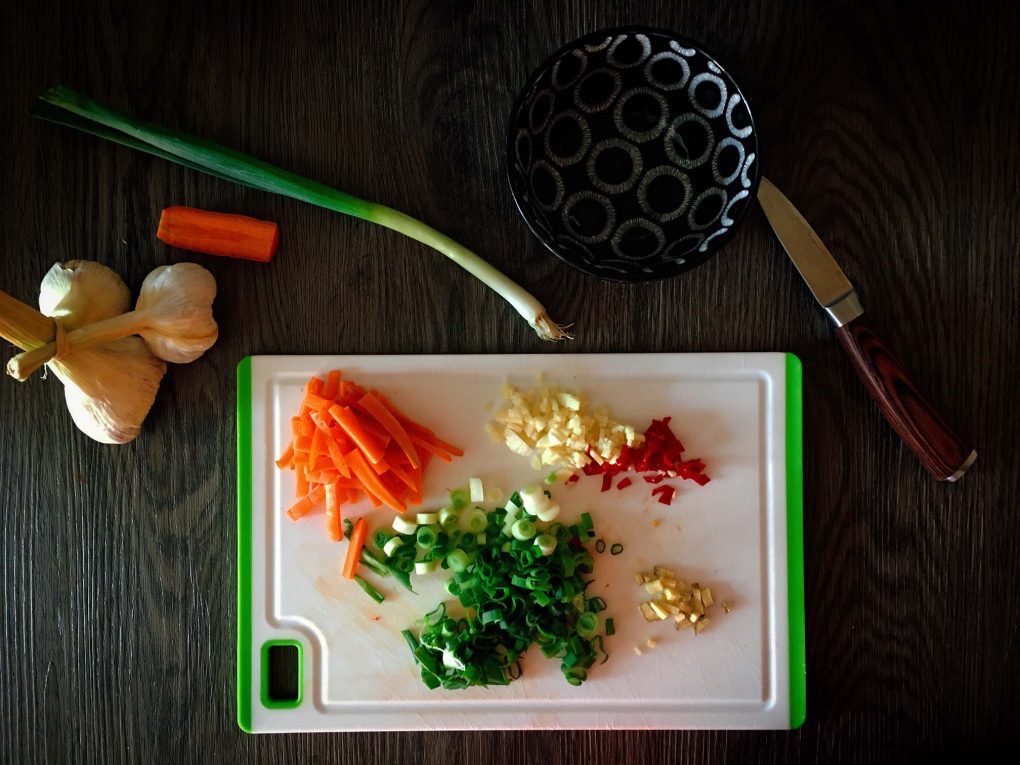Wok Gemüse schneiden