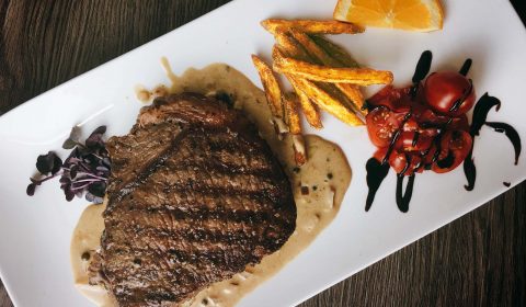 Rindersteak mit Orangen-Pfeffer-Sahne Sauce