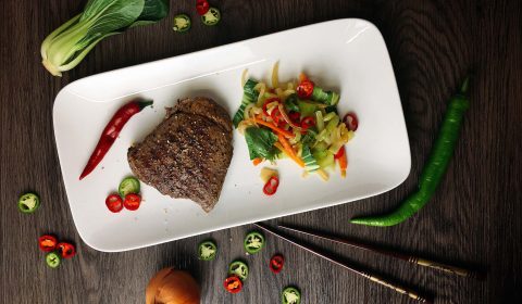 Rindersteak mit Pak Choi Chili Gemüse