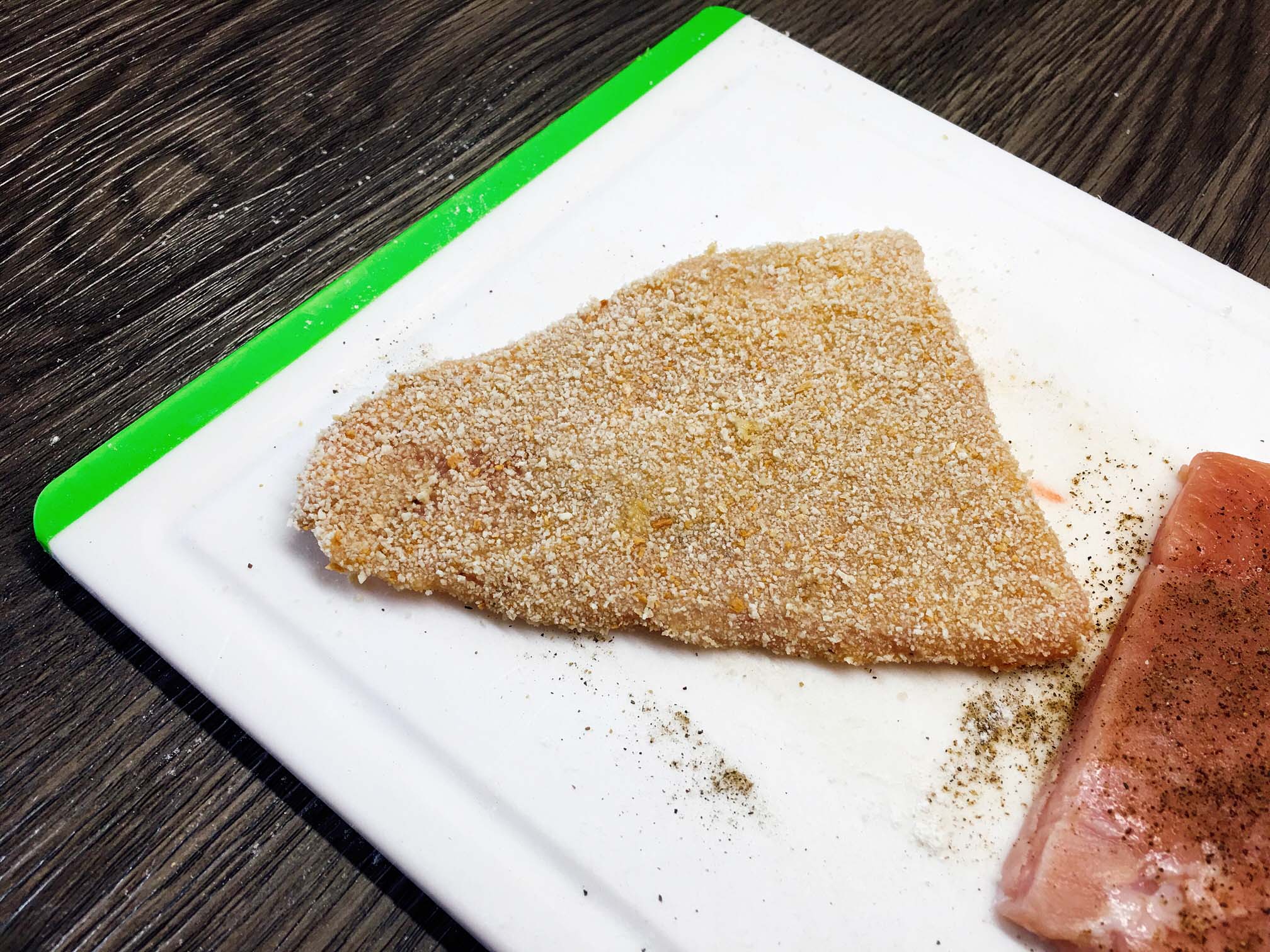 Schnitzel Wiener Art Rezept | Paniertes Schweineschnitzel