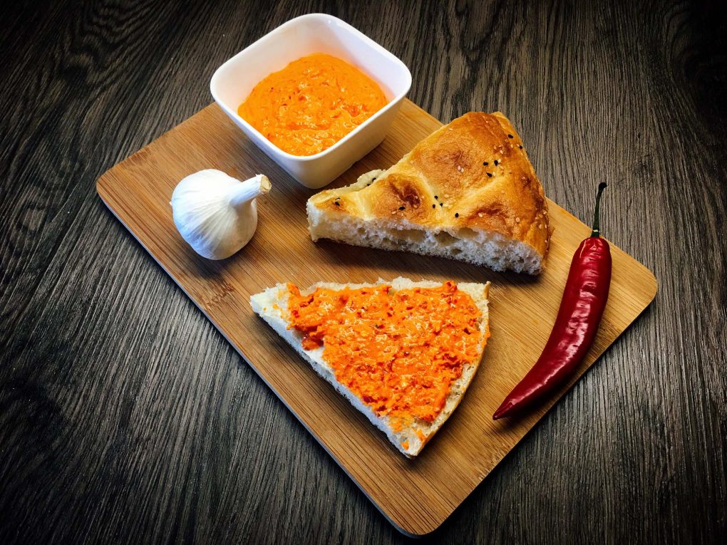Türkischer Feta Aufstrich mit Chili