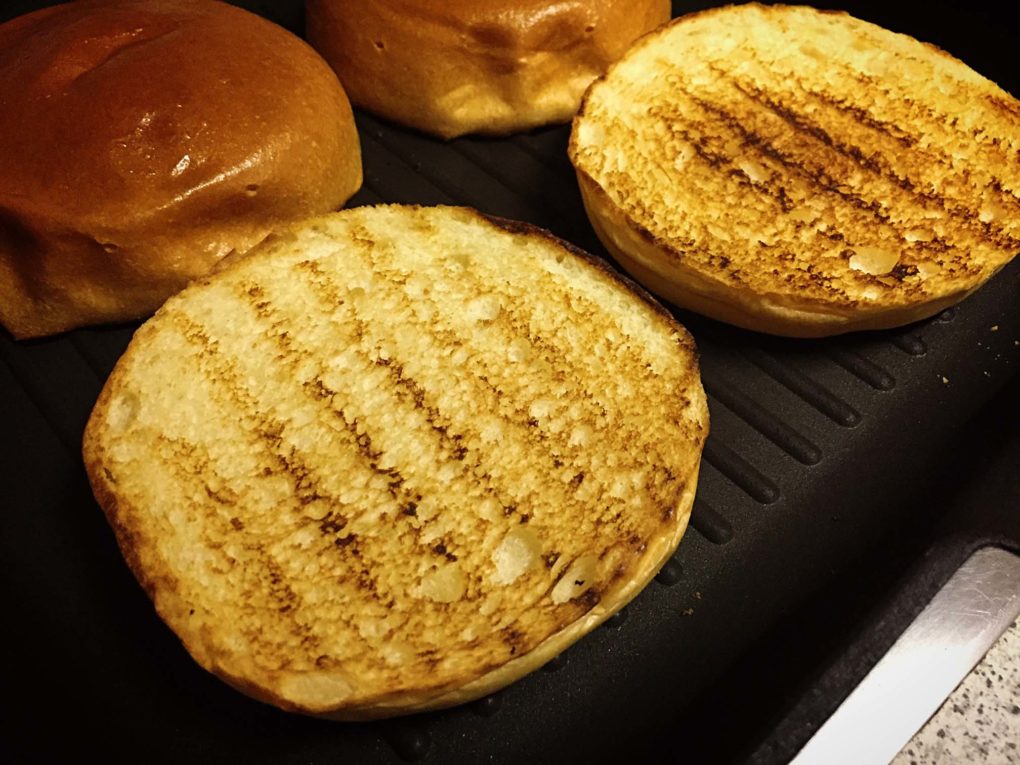 Burger Buns rösten
