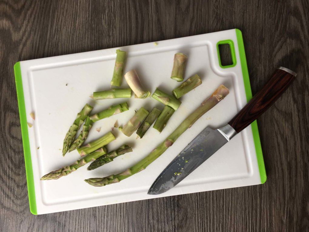 Spargel schneiden