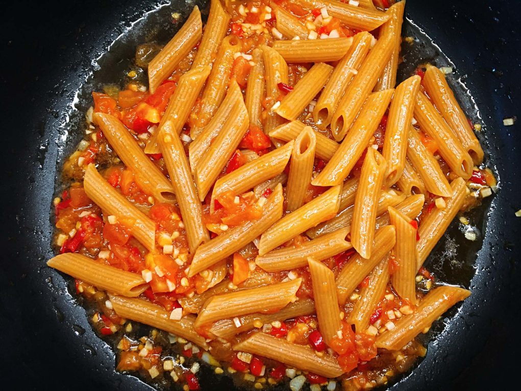 Penne all'Arrabbiata Pfanne
